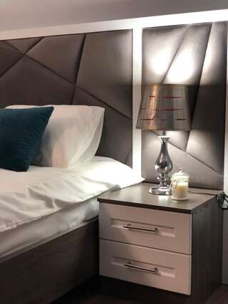 Апарт-отели Loft Apartments Shymkent Шымкент Апартаменты Делюкс-4